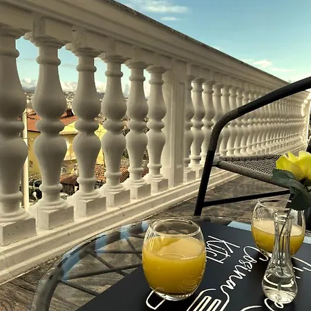 Harbor Apartment